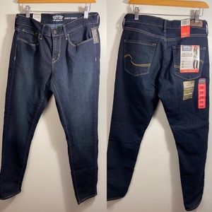 Signature Levi curvy skinny dark wash jeans long